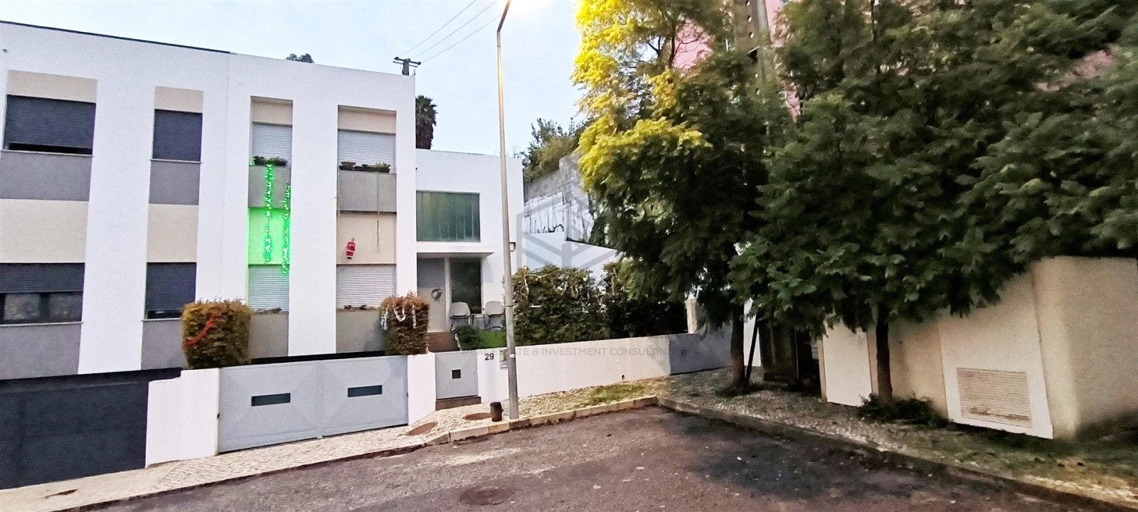 Moradia T5 para Venda em Ramada e Caneças Foto 1