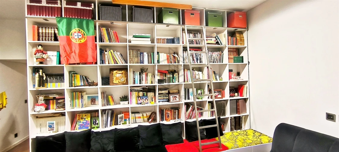 Moradia T5 para Venda em Ramada e Caneças Foto 3