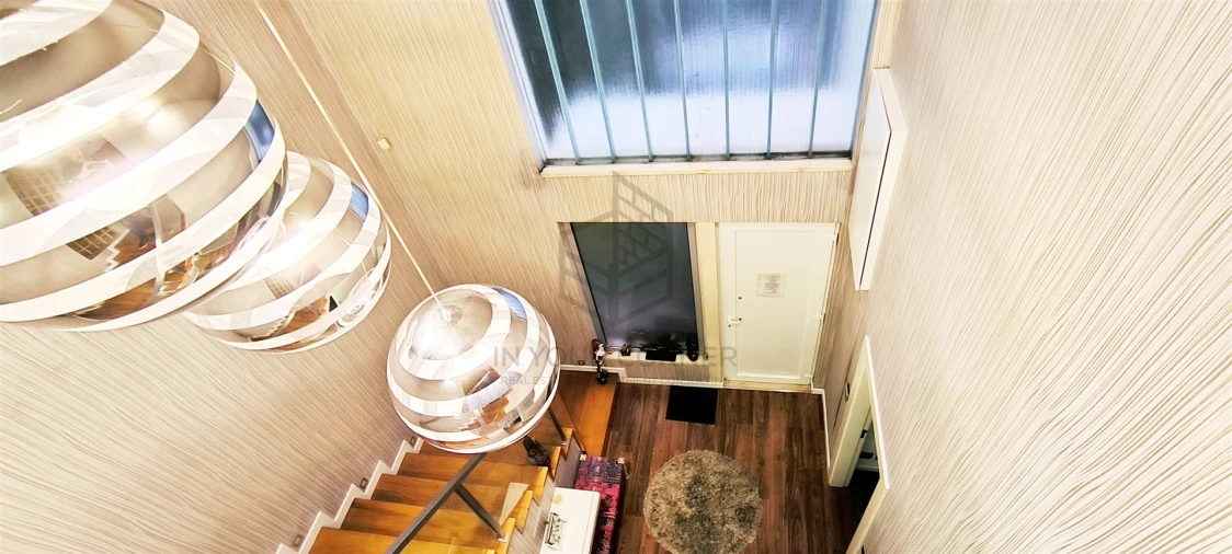 Moradia T5 para Venda em Ramada e Caneças Foto 2