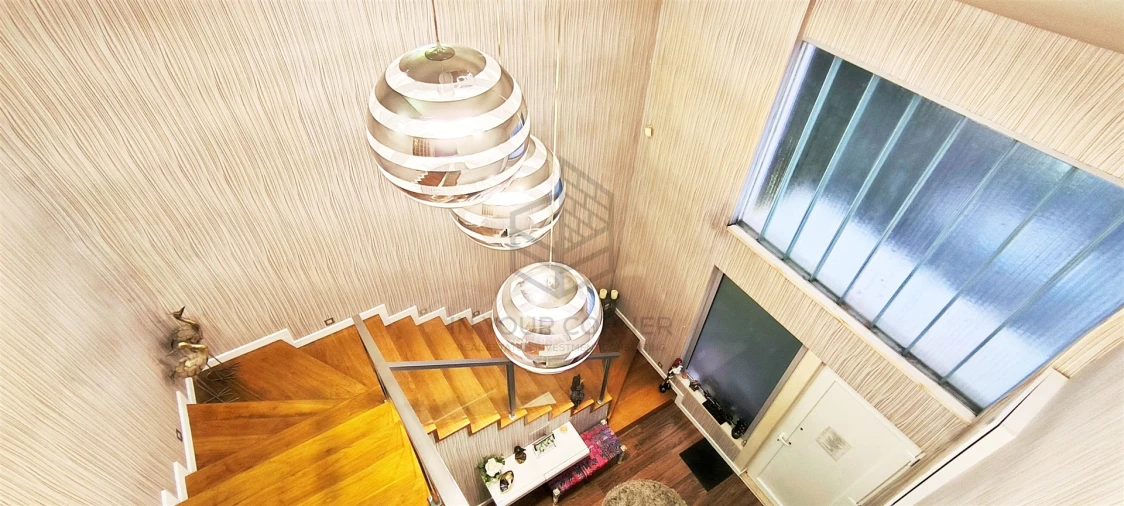 Moradia T5 para Venda em Ramada e Caneças Foto 4