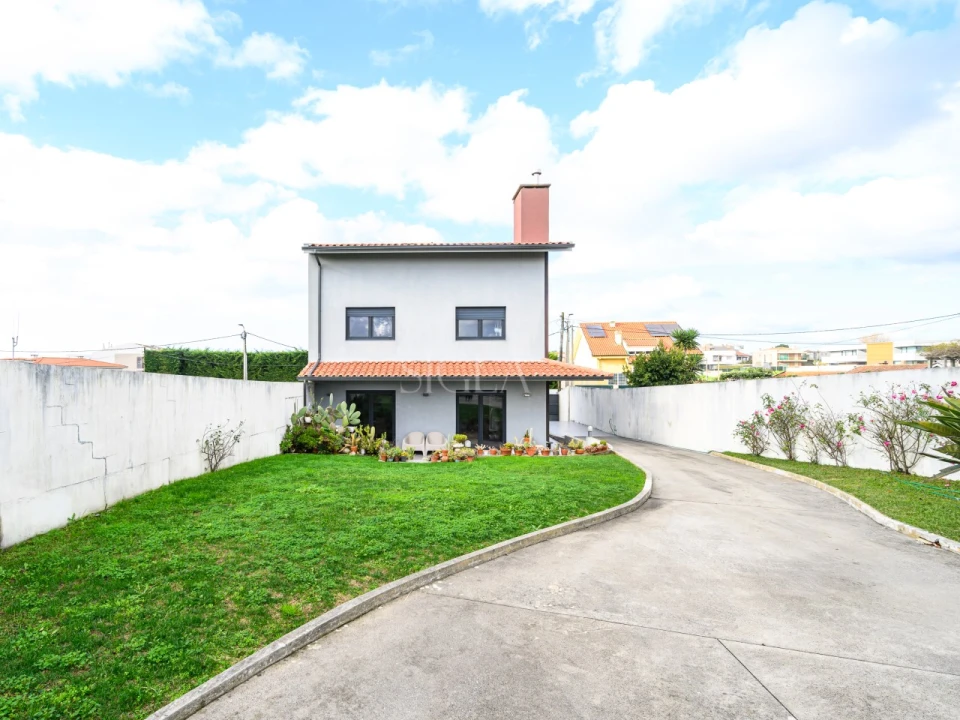 Moradia T4 para Venda em Canidelo Foto 1