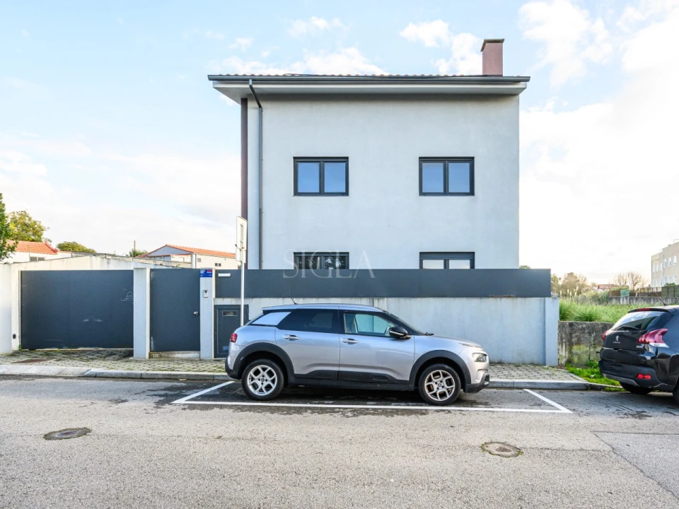 Moradia T4 para Venda em Canidelo Foto 2