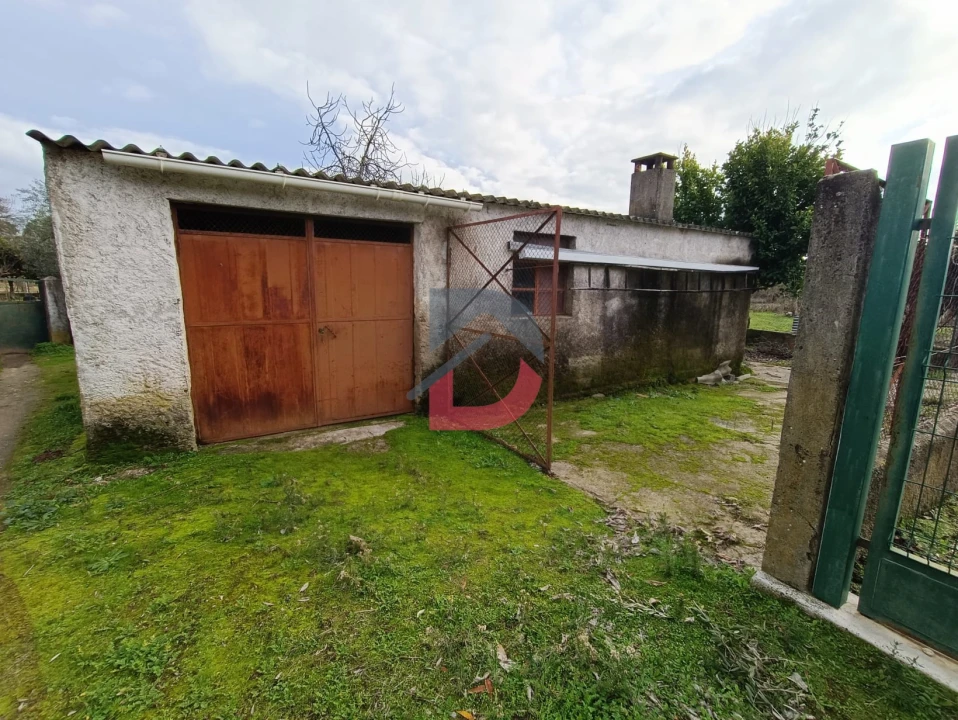 Terreno para Venda em Escalos de Cima e Lousa Foto 1