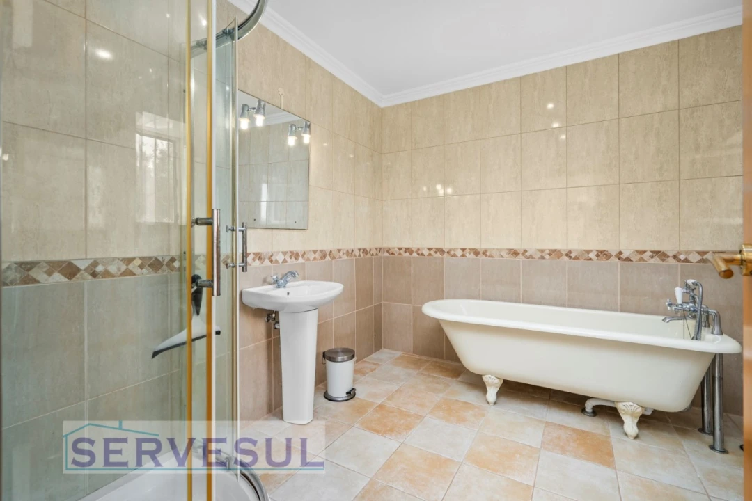 Moradia T5 para Venda em São Bartolomeu de Messines Foto 26