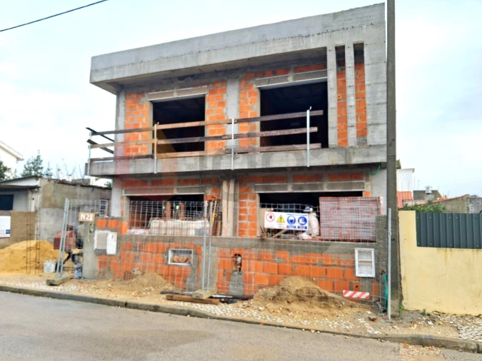 Moradia T4 para Venda em Amora Foto 3