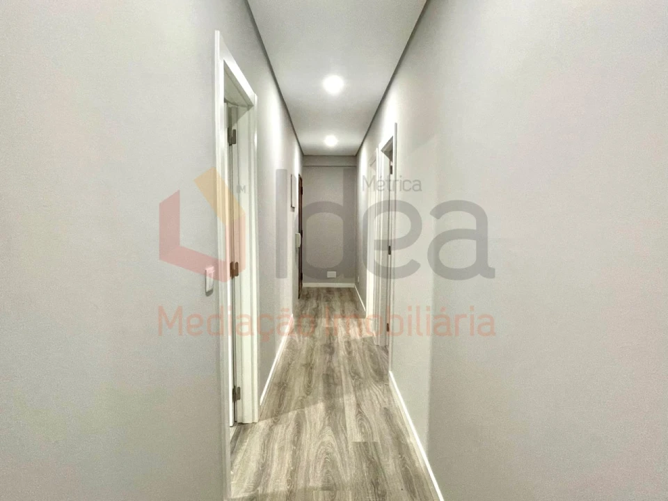 Apartamento T2 para Venda em Amora Foto 11