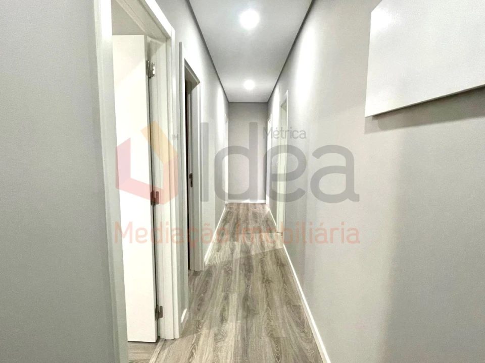 Apartamento T2 para Venda em Amora Foto 18