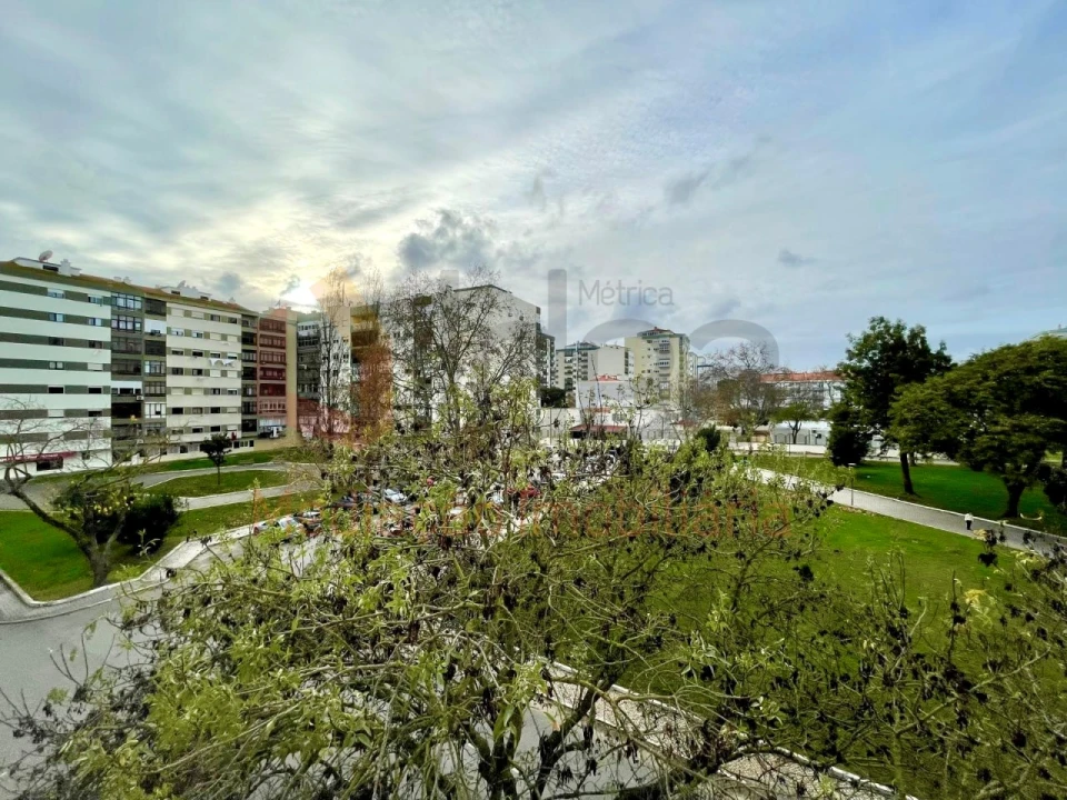 Apartamento T2 para Venda em Amora Foto 23