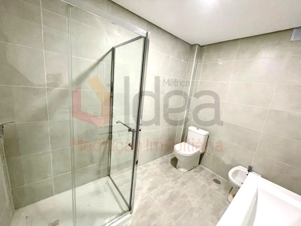 Apartamento T2 para Venda em Amora Foto 21