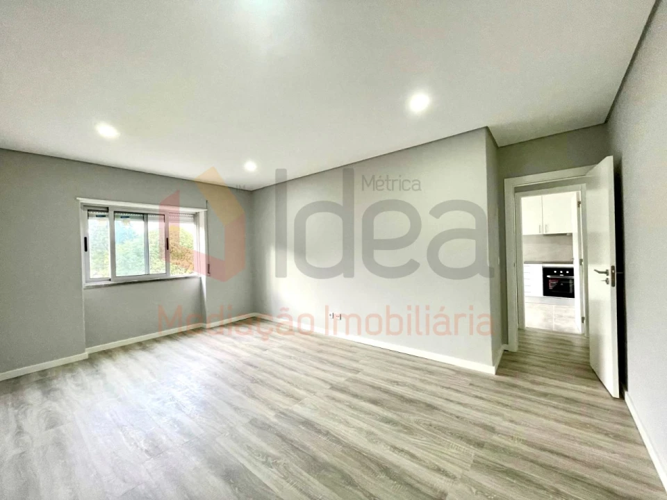 Apartamento T2 para Venda em Amora Foto 5