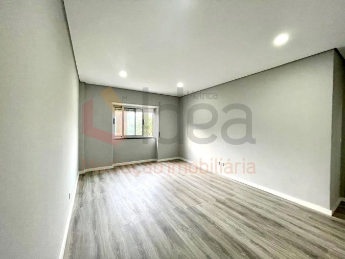 Apartamento T2 para Venda em Amora Foto 17