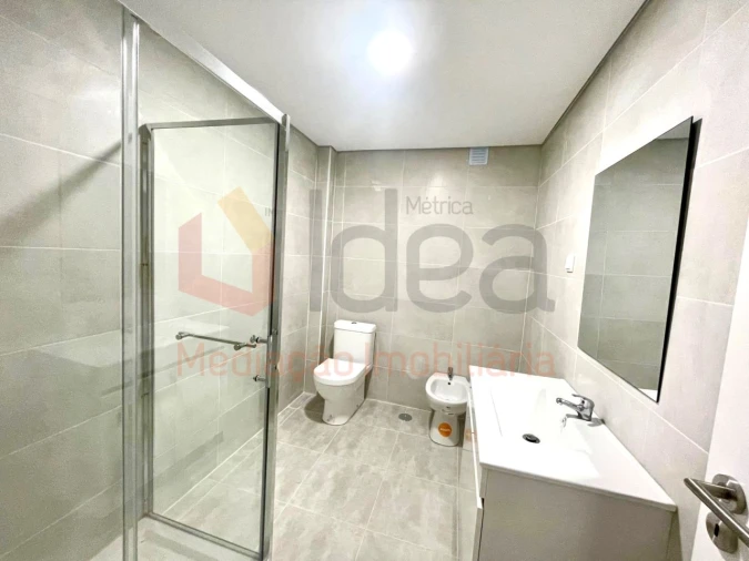 Apartamento T2 para Venda em Amora Foto 9