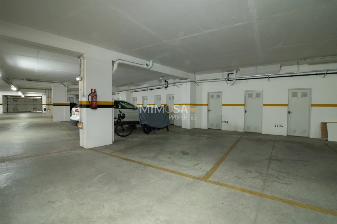 Garagem para Arrendamento em Lagos (São Sebastião e Santa Maria) Foto 2