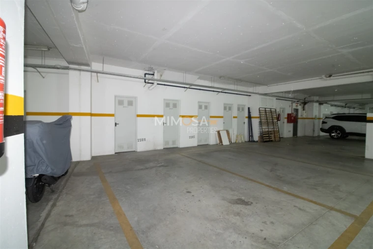 Garagem para Arrendamento em Lagos (São Sebastião e Santa Maria) Foto 3