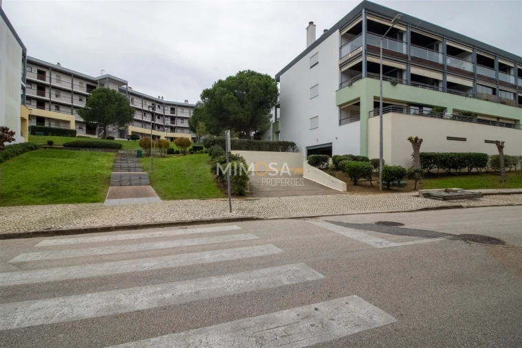 Garagem para Arrendamento em Lagos (São Sebastião e Santa Maria) Foto 7