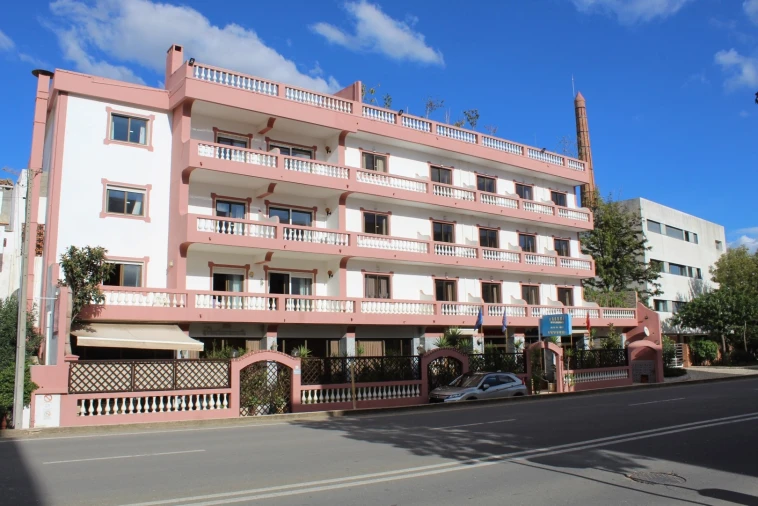 Negócio para Venda em Lagos (São Sebastião e Santa Maria)