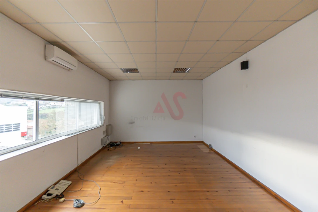 Armazém para Venda em Regilde Foto 15