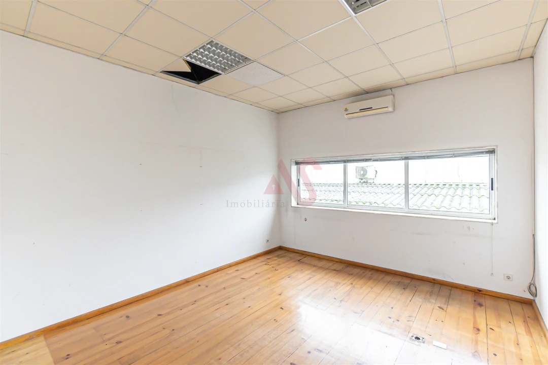 Armazém para Venda em Regilde Foto 11