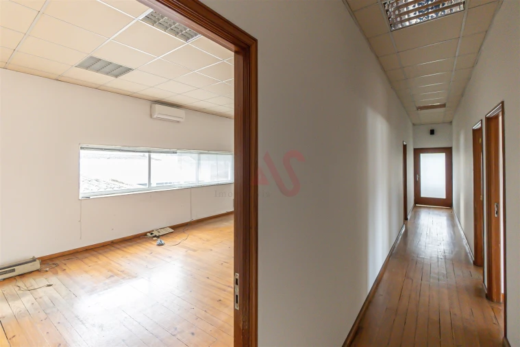 Armazém para Venda em Regilde Foto 13