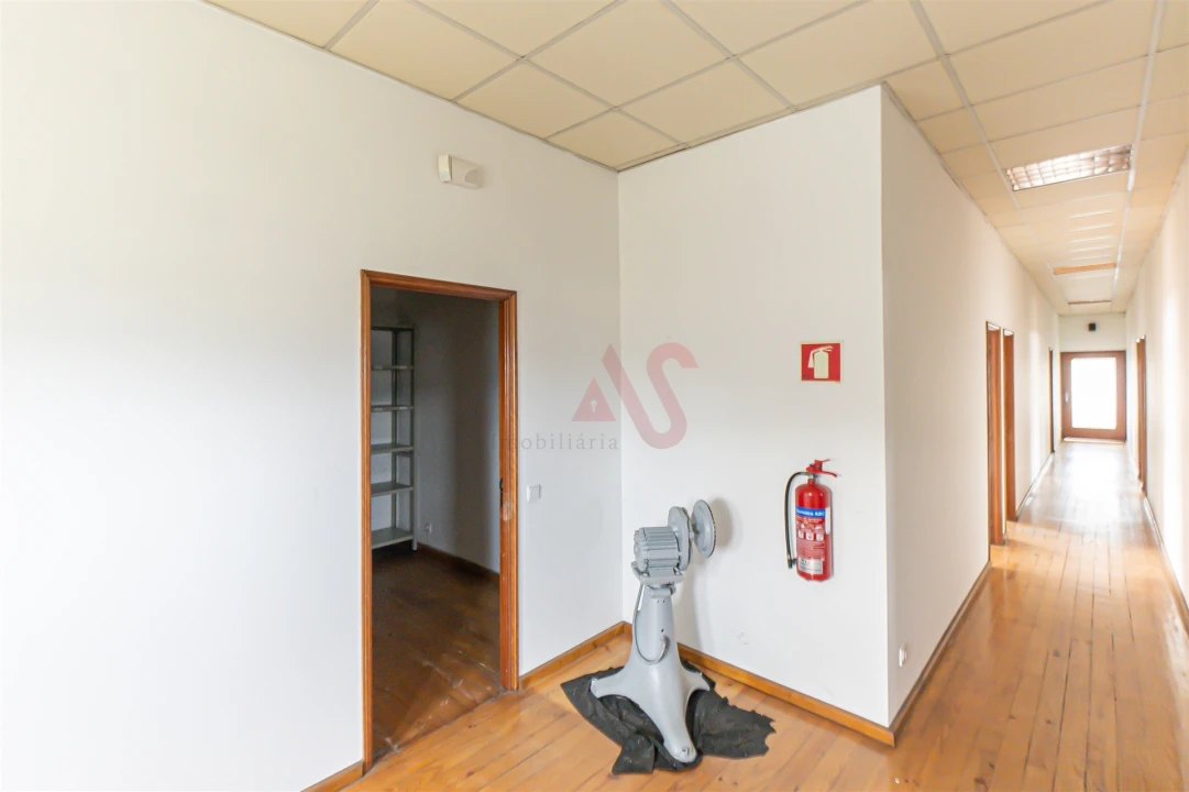 Armazém para Venda em Regilde Foto 10