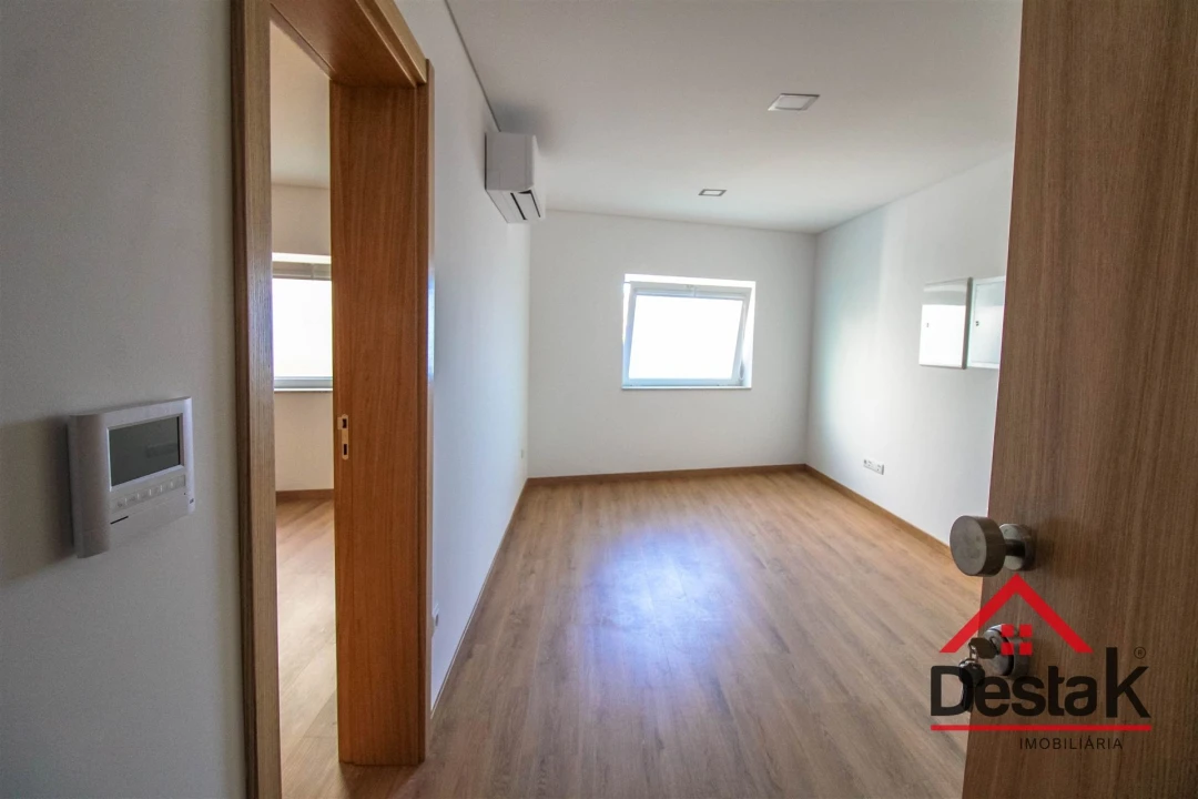 Apartamento T2 para Arrendamento em São Pedro do Sul, Várzea e Baiões Foto 2