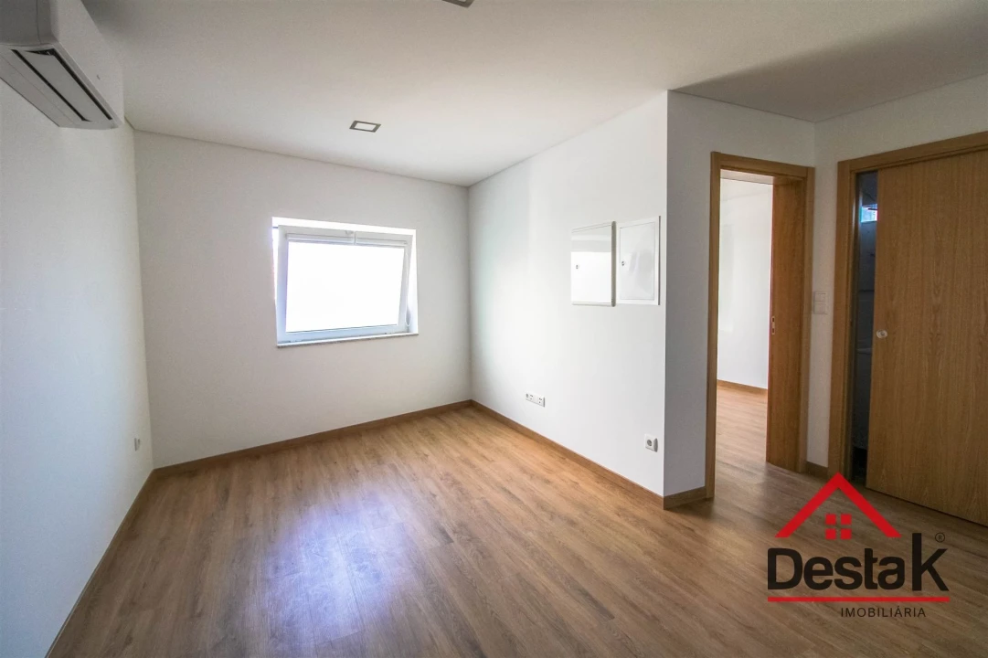 Apartamento T2 para Arrendamento em São Pedro do Sul, Várzea e Baiões Foto 3