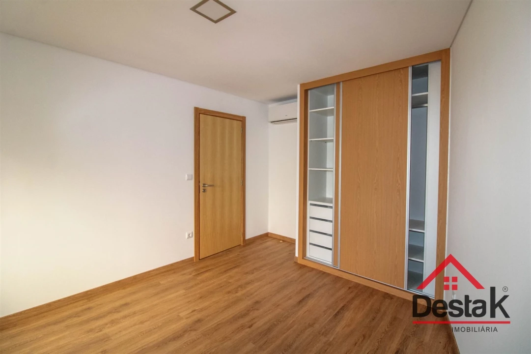 Apartamento T2 para Arrendamento em São Pedro do Sul, Várzea e Baiões Foto 10