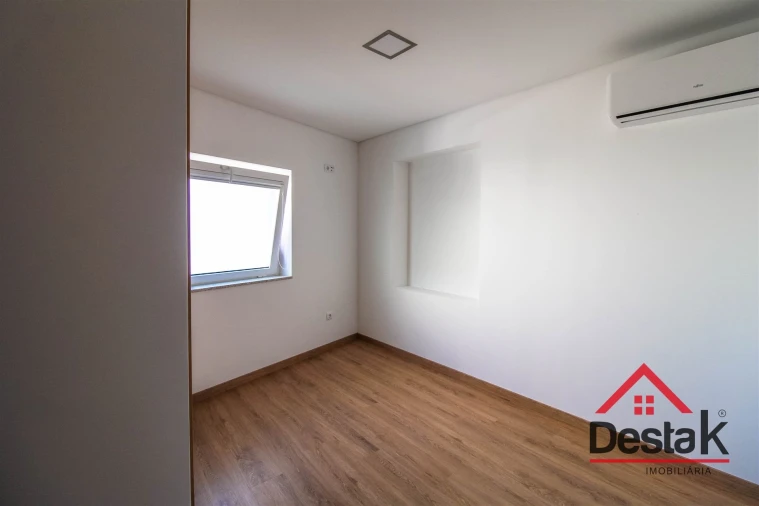 Apartamento T2 para Arrendamento em São Pedro do Sul, Várzea e Baiões Foto 4