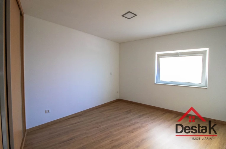 Apartamento T2 para Arrendamento em São Pedro do Sul, Várzea e Baiões Foto 9