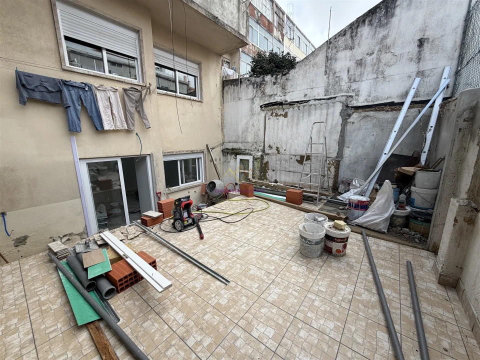 Apartamento T2 para Venda em Venteira Foto 15