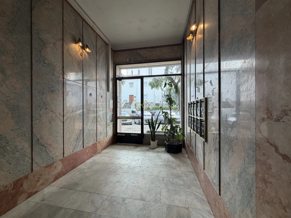 Apartamento T2 para Venda em Venteira Foto 7