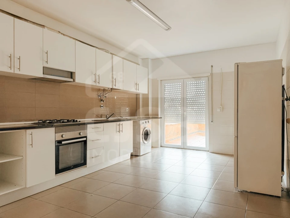 Apartamento T3 para Venda em Samora Correia Foto 3