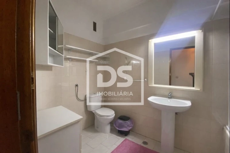 Apartamento T2 para Venda em Santa Iria de Azoia, São João da Talha e Bobadela Foto 8