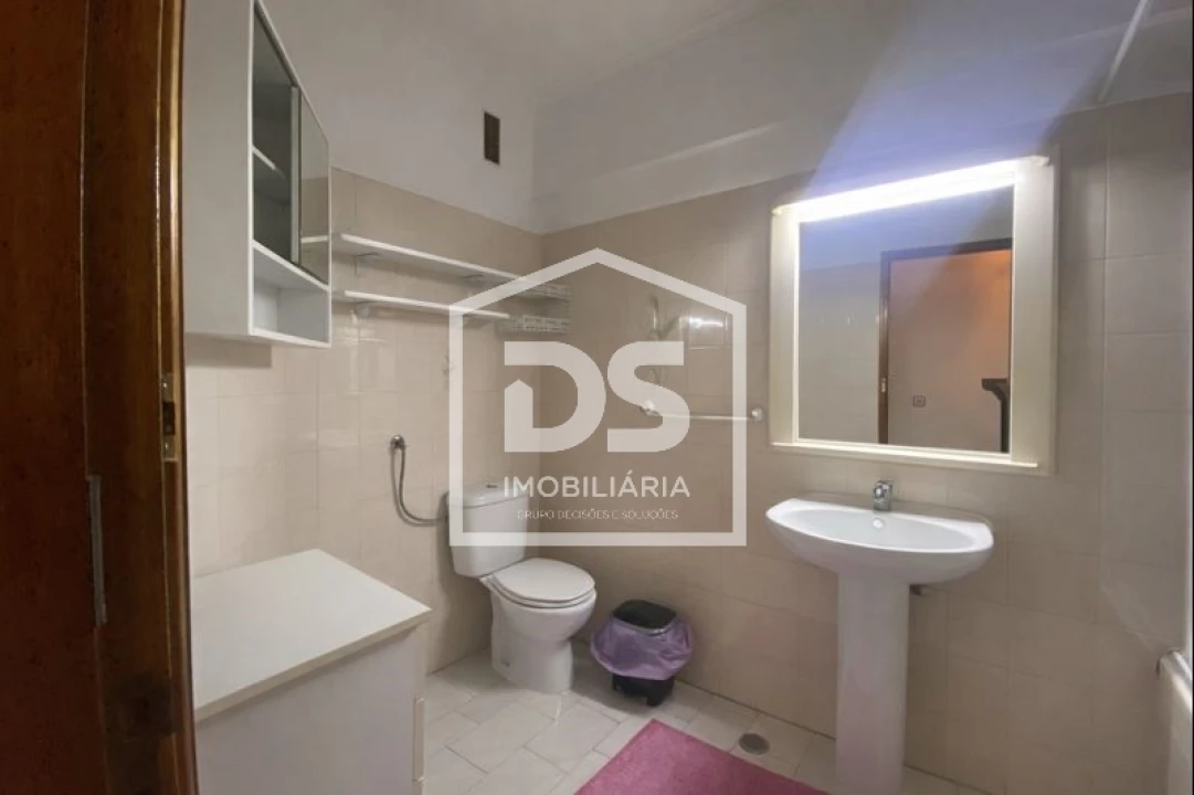 Apartamento T2 para Venda em Santa Iria de Azoia, São João da Talha e Bobadela Foto 8
