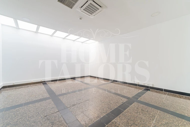 Loja para Arrendamento em Milharado Foto 7