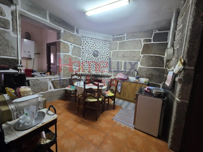 Moradia T4 para Venda em Silgueiros Foto 8