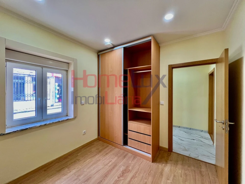 Moradia T4 para Venda em Campanhã Foto 1