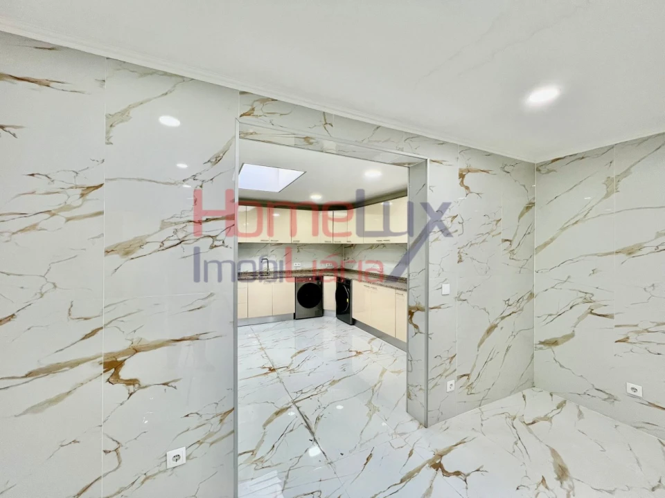 Moradia T4 para Venda em Campanhã Foto 11