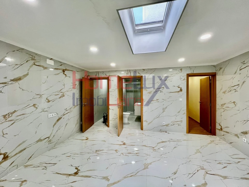 Moradia T4 para Venda em Campanhã Foto 12