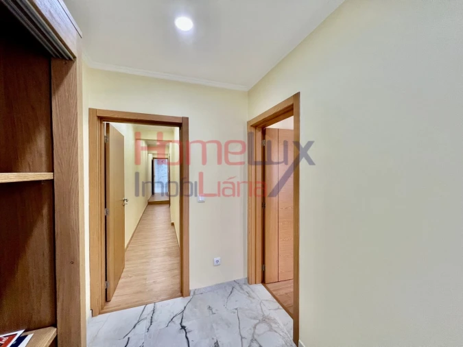 Moradia T4 para Venda em Campanhã Foto 2