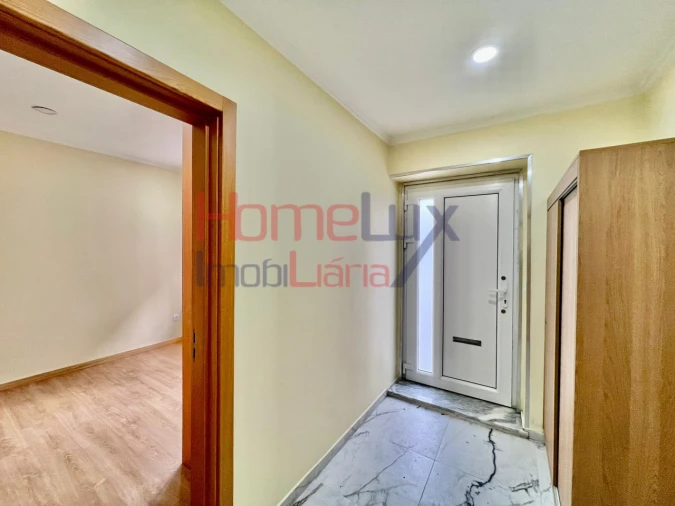 Moradia T4 para Venda em Campanhã Foto 4