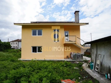 Moradia T4 para Venda em Santa Maria de Lamas