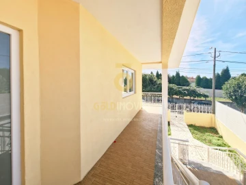 Moradia T4 para Venda em Santa Maria de Lamas