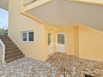Moradia T4 para Venda em Santa Maria de Lamas
