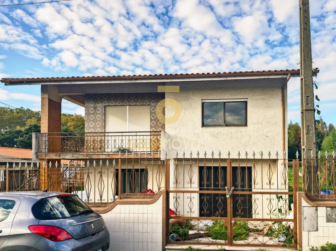 Moradia T4 para Venda em Santa Maria de Lamas Foto 1