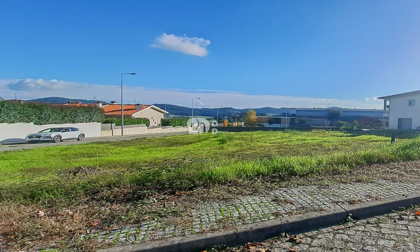 Terreno para Venda em Antas e Abade de Vermoim Foto 3