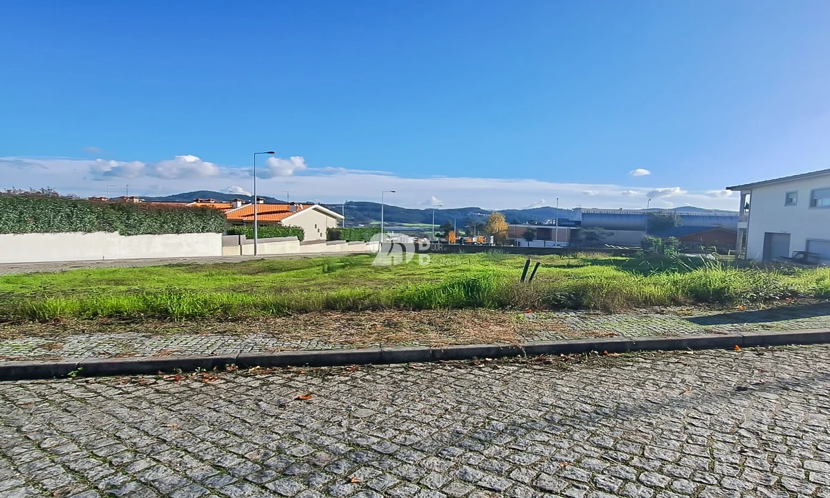 Terreno para Venda em Antas e Abade de Vermoim Foto 4