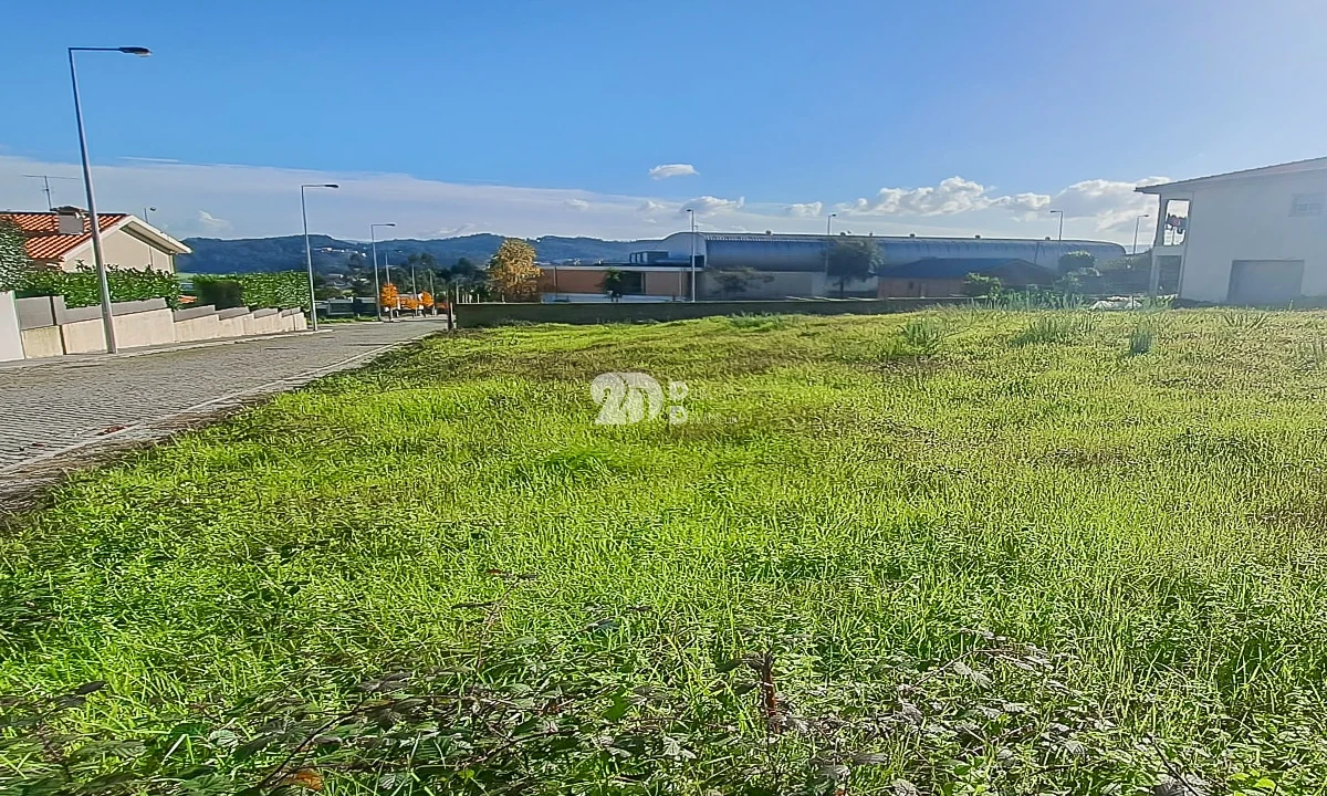 Terreno para Venda em Antas e Abade de Vermoim Foto 1