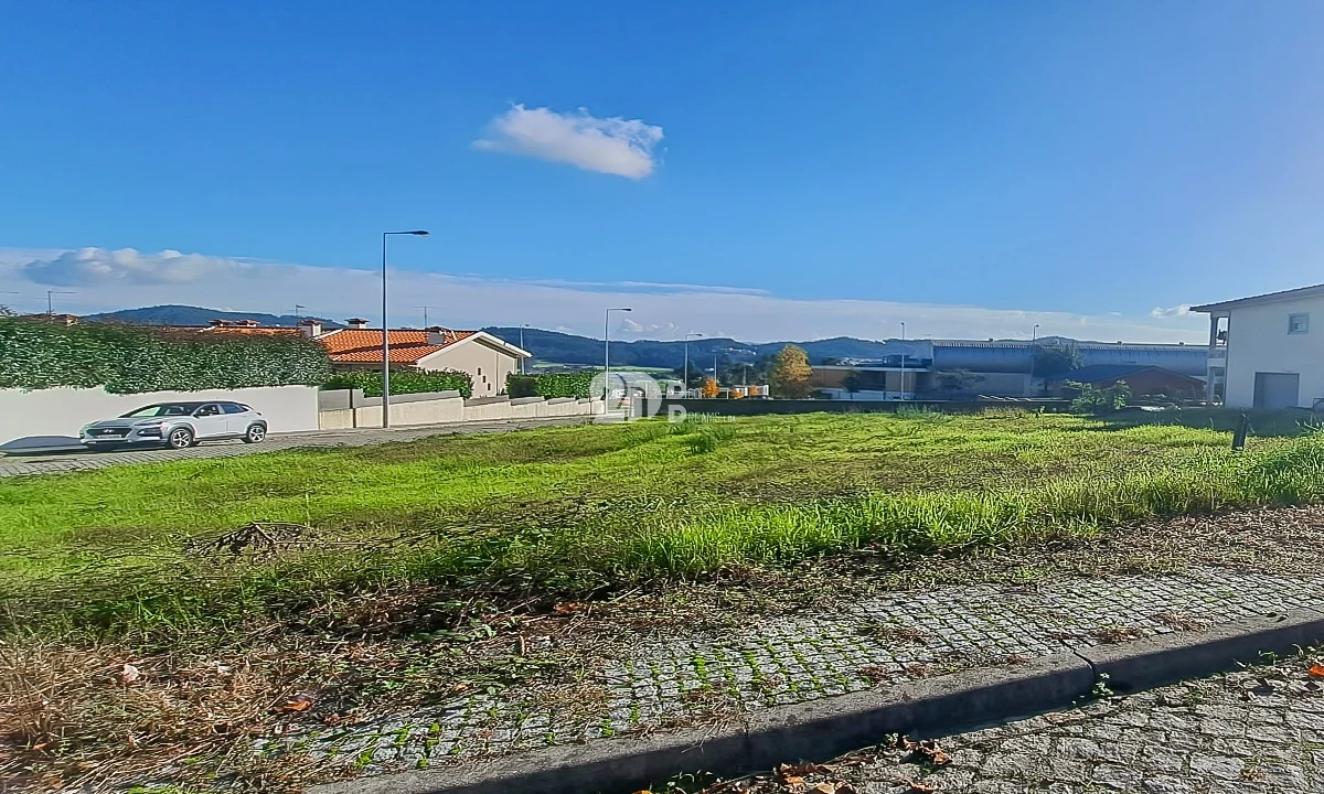 Terreno para Venda em Antas e Abade de Vermoim Foto 3