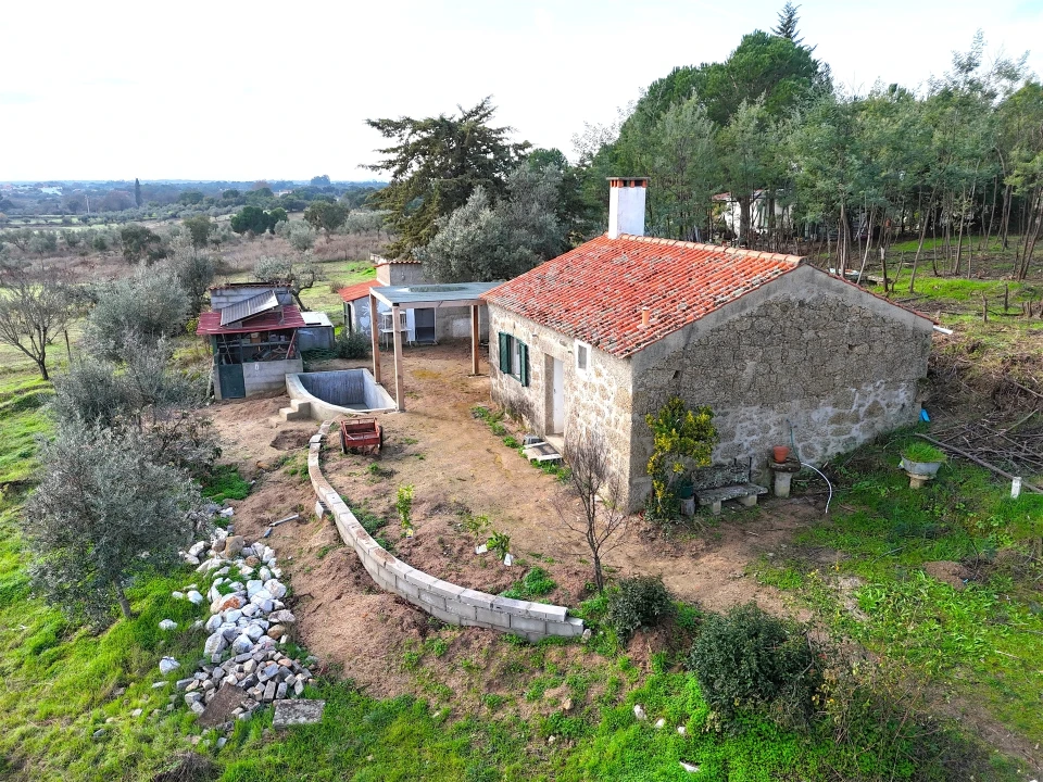 Quinta T1 para Venda em Escalos de Cima e Lousa Foto 1